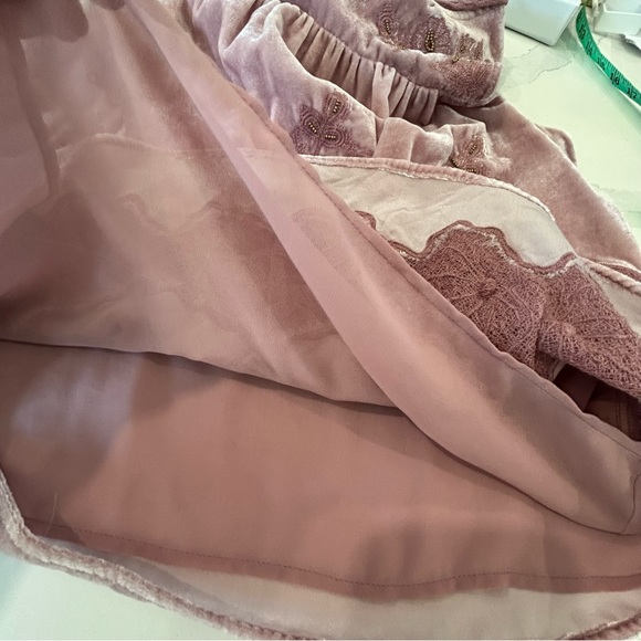 Anthropologie Floreat Myleen Crushed Velvet Top - Picture 14 of 14